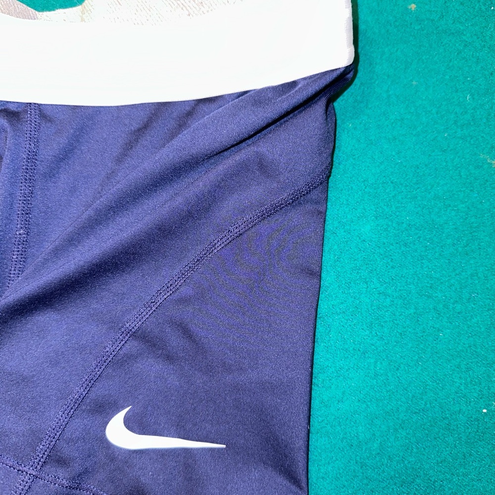 NIKE PROS - Picture 3 of 3